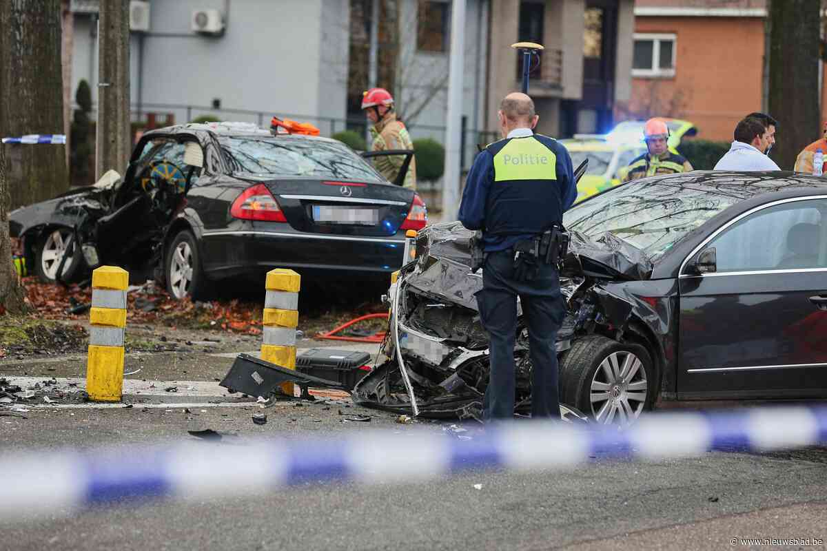 Zestigjarige man verongelukt met wagen, vrouw verkeert in levensgevaar