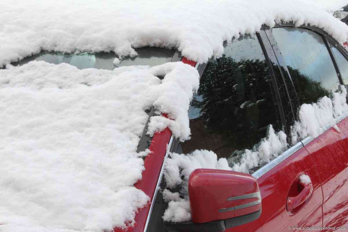 How to properly de-ice your car this winter