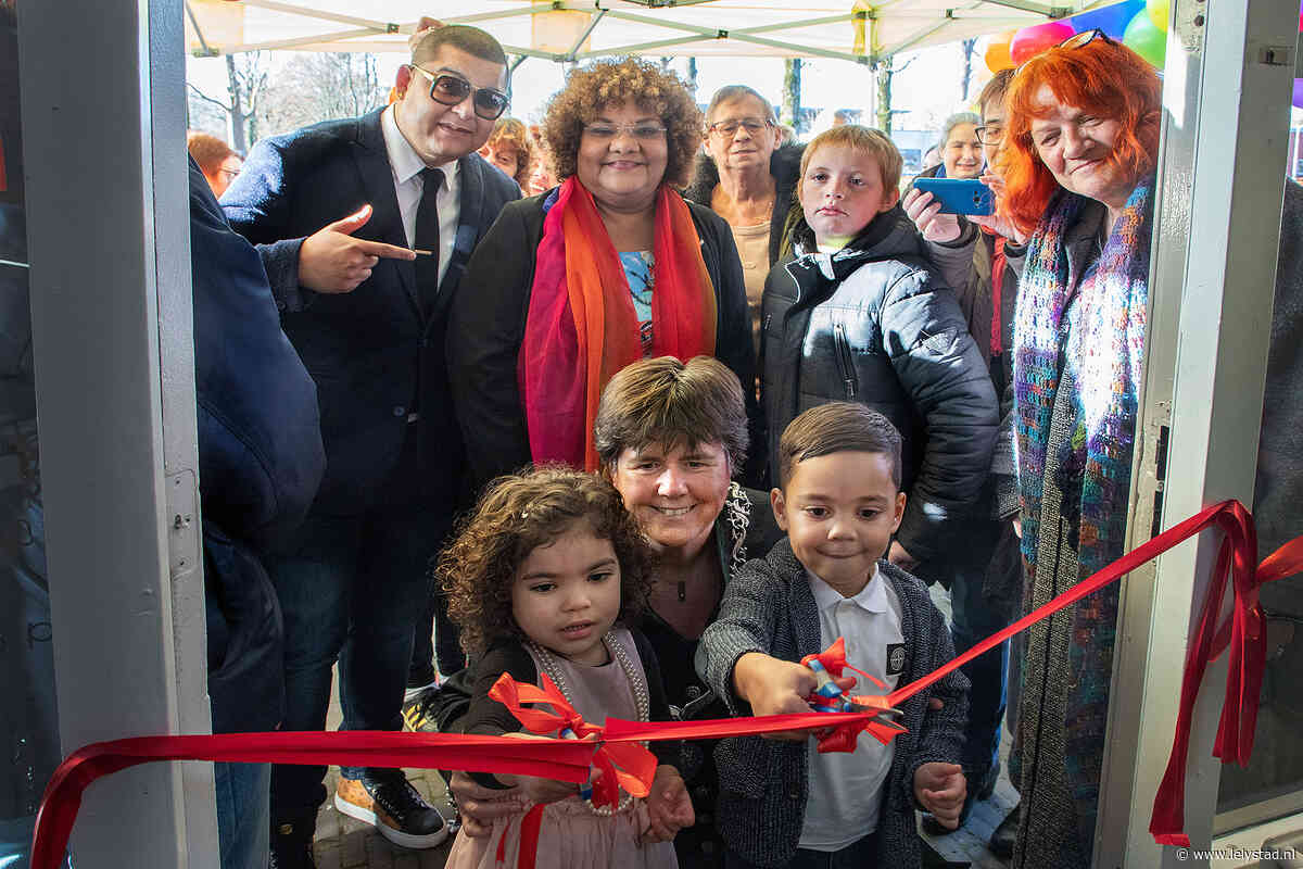 Feestelijke opening hernieuwd Ons Winkeltje