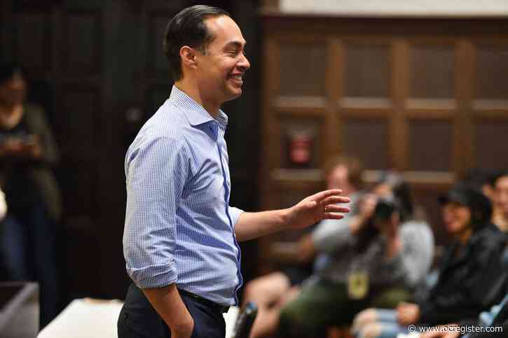 Democratic presidential candidate Julián Castro is speaking to LA political science class during California trip