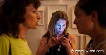 Society Photographer Turns His Lens on Smartphone Addiction