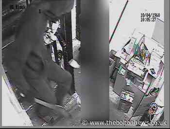 Machete-wielding intruders threatened bar staff before stealing cash
