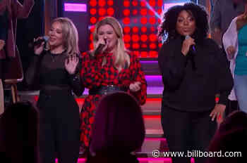 Kelly Clarkson Forms '90s Girl Group for Salt-N-Pepa & En Vogue Kellyoke Cover of 'Whatta Man'