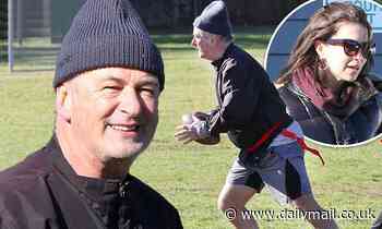 Alec Baldwin plays in Mariska Hargitay's annual Turkey Bowl
