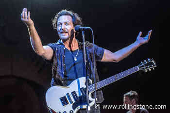 Pearl Jam’s Holiday Singles are Coming to Streaming Services
