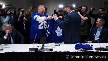 Jersey politics: Ford picks Leafs over Senators for gift to Canadian premiers