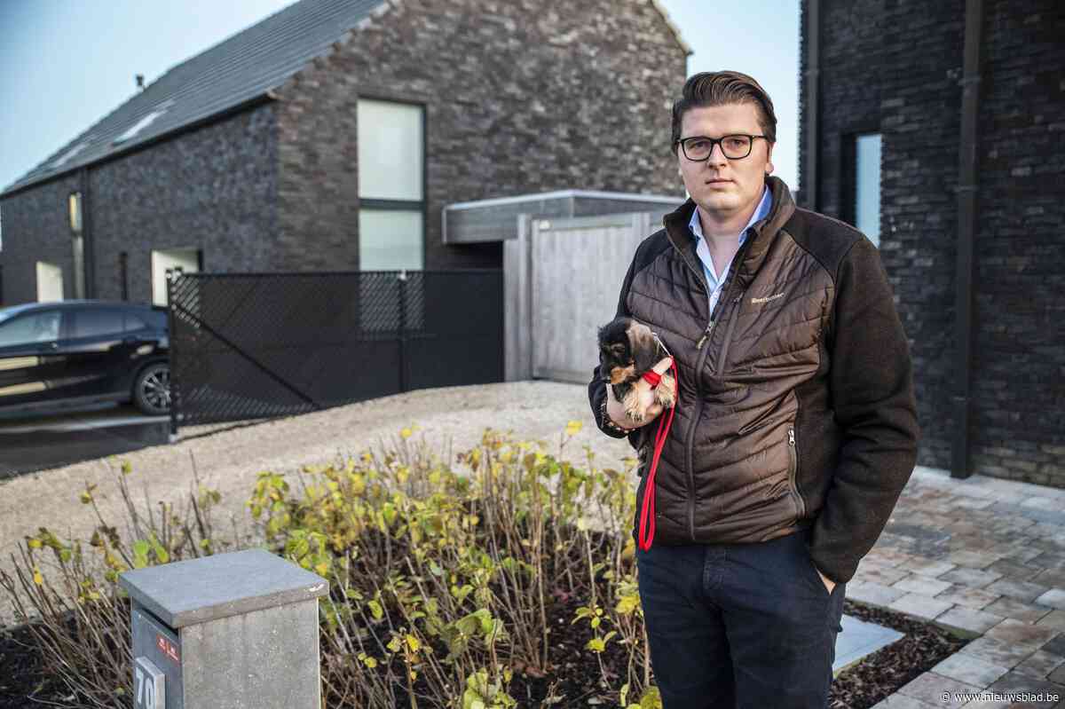 Professionele dieven stelen BMW van oprit
