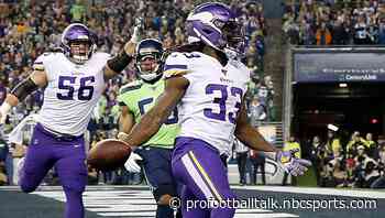 Dalvin Cook questionable to return after injuring shoulder on fumble