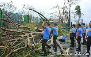 Cuatro personas fallecidas y decenas de miles de desplazados en Filipinas por el tifón Kammuri