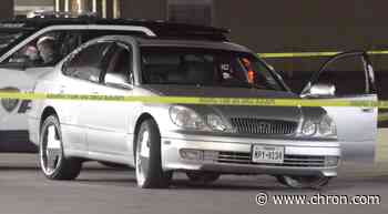 Driver pulls into gas station after being shot in head, arm in north Houston