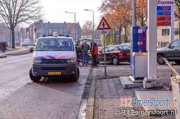 Automobilist botst bij wegrijden tankstation tegen scooterrijdster
