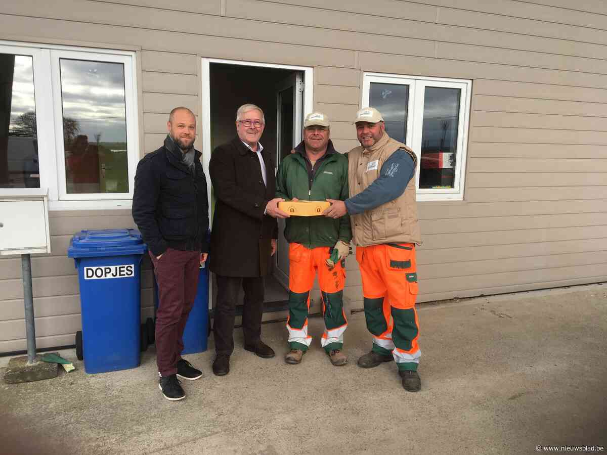 Sint-Pieters-Leeuw vergat afvalophaler en recyclageparkwachter niet