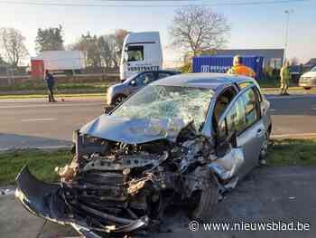 Bestuurder wordt onwel en rijdt vrachtwagen aan in Roeselare