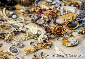 Traffic stop turns up stolen jewelry