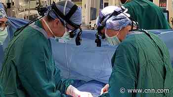 Doctors 'reanimate' heart for first-of-its-kind transplant in US