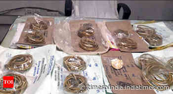 6 hide Rs 4 crore gold in trolley bag lining, held at Kolkata airport
