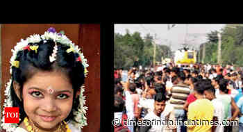 Grandad, child crushed under train in Kolkata