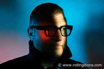 Afghan Whigs’ Greg Dulli Previews New Solo Album With ‘Pantomima’