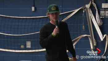 Humboldt Broncos bus crash survivor brings message to Alberta high school