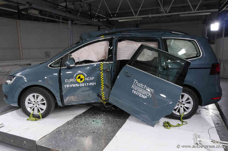Volkswagen Sharan scores four stars in crash test despite rear door detaching