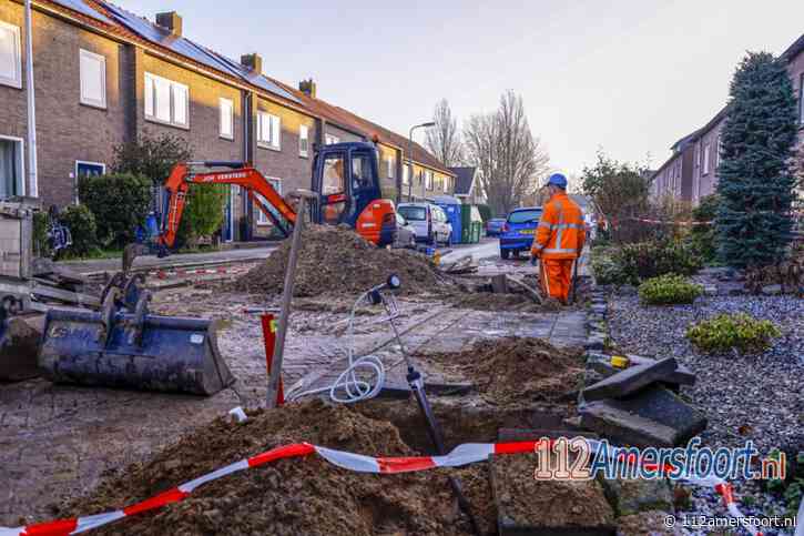 Straten in Hoogland opengebroken na leidingbreuken