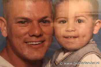 Vader wil kerstversiering ophangen, maar stort van dak en sterft voor ogen van tienerzoon