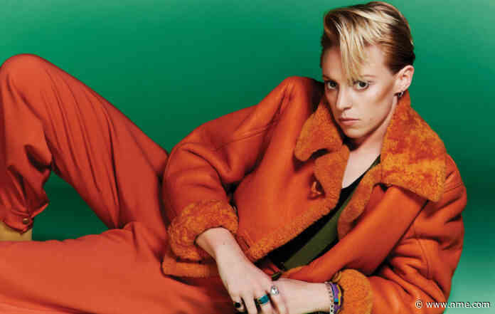 Here’s a distorted taster of La Roux’s next single ‘Gullible Fool’