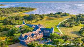 Barack and Michelle Obama Close on $11.75 Mil Martha's Vineyard Estate