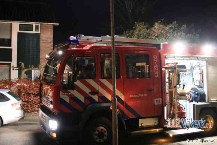 Kleine brand in dak van schuur bij woning in Hoevelaken