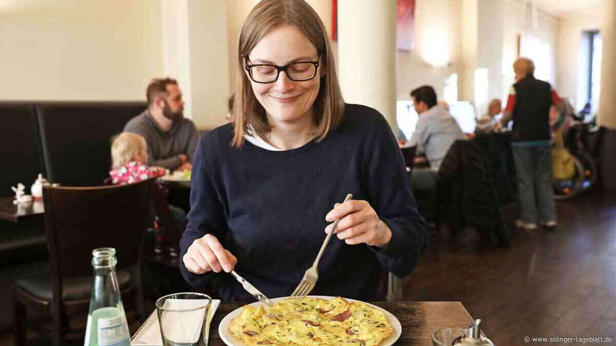 Vor dem Kaffee wärmt und füllt bei Cramers Deftiges den Magen