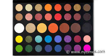 Palettes Are What Every Teen Wants for the Holidays