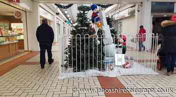 Shoppers slam Accrington Arndale Centre Christmas decorations