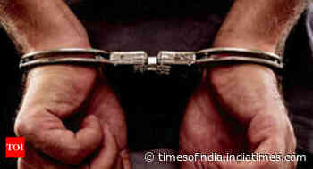 Kol: Civic worker stalks sales assistant, held