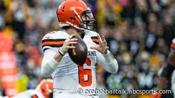 Baker Mayfield throwing on Thursday
