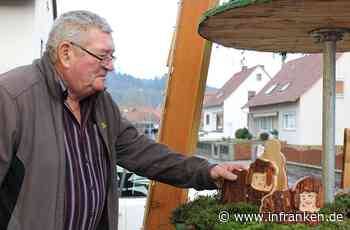 Friesener baut drei Meter hohe Weihnachtspyramide