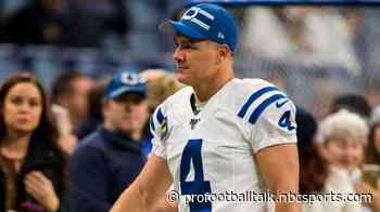 Adam Vinatieri won’t kick Thursday, dealing with increased knee pain