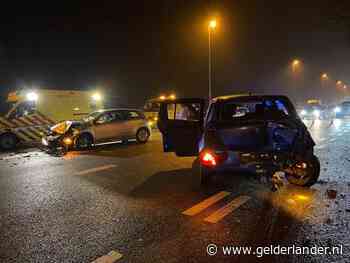 Auto's botsen op elkaar in Arnhem, Apeldoornseweg weer open