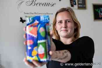 Denise (27) heeft geen geld voor pakjesavond: ‘Of geen eten, of geen cadeau voor mijn kind’