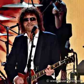 Jeff Lynne has revealed he's sitting on thousands of unheard ELO tracks