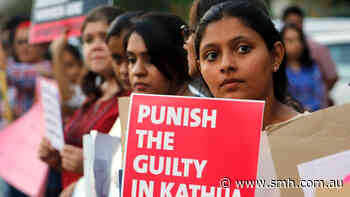 Indian rape victim set on fire by mob as she went to give evidence