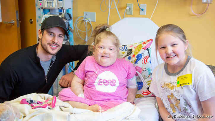 Pittsburgh Penguins Star Sidney Crosby Spreads Holiday Cheer To Children’s Hospital Patients