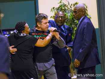 Buttigieg backs black leaders after Indiana event disrupted