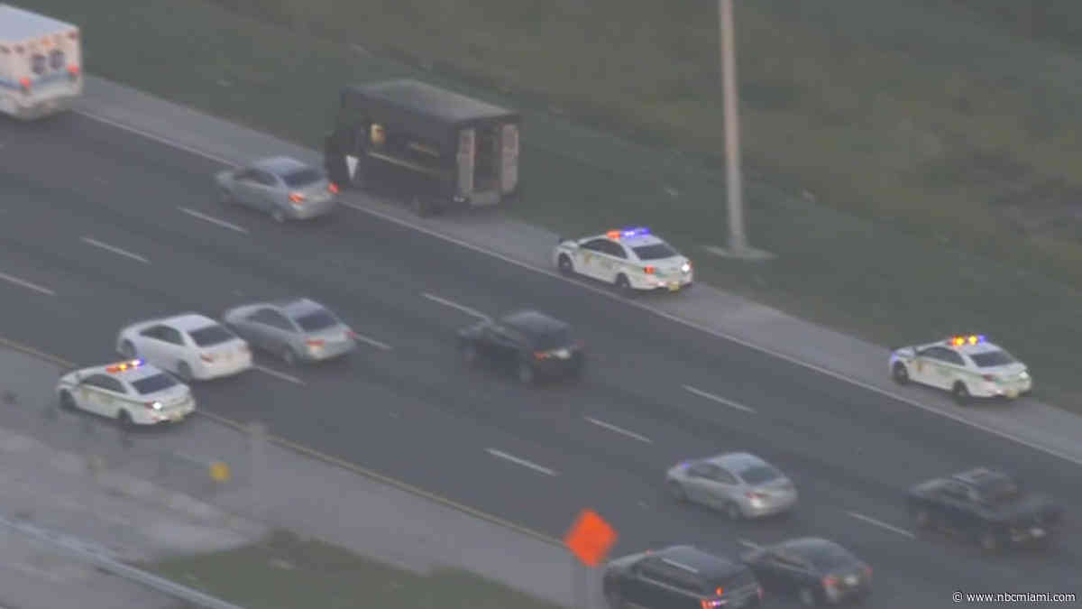 Coral Gables Robbery Ends in Police Pursuit, Shooting
