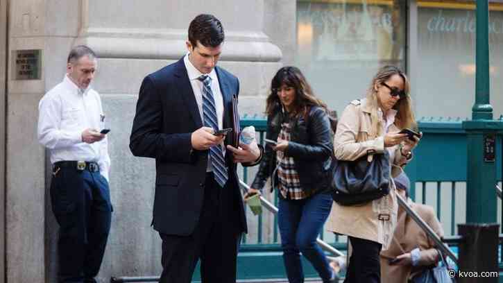 4 Your Health: Study shows more people being injured from using cell phones