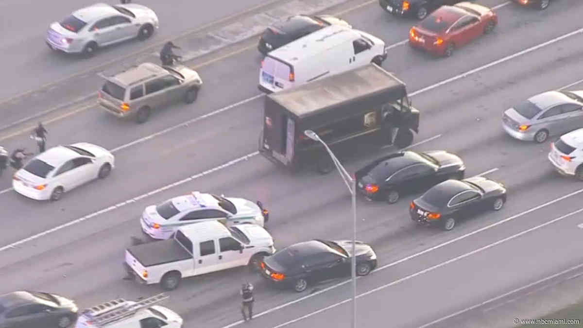 4 Dead After Robbery Ends in Police Pursuit, Shooting