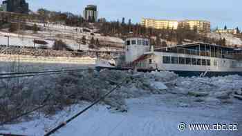 Abandon ship: Water levels, ice chunks push Edmonton Queen to shore