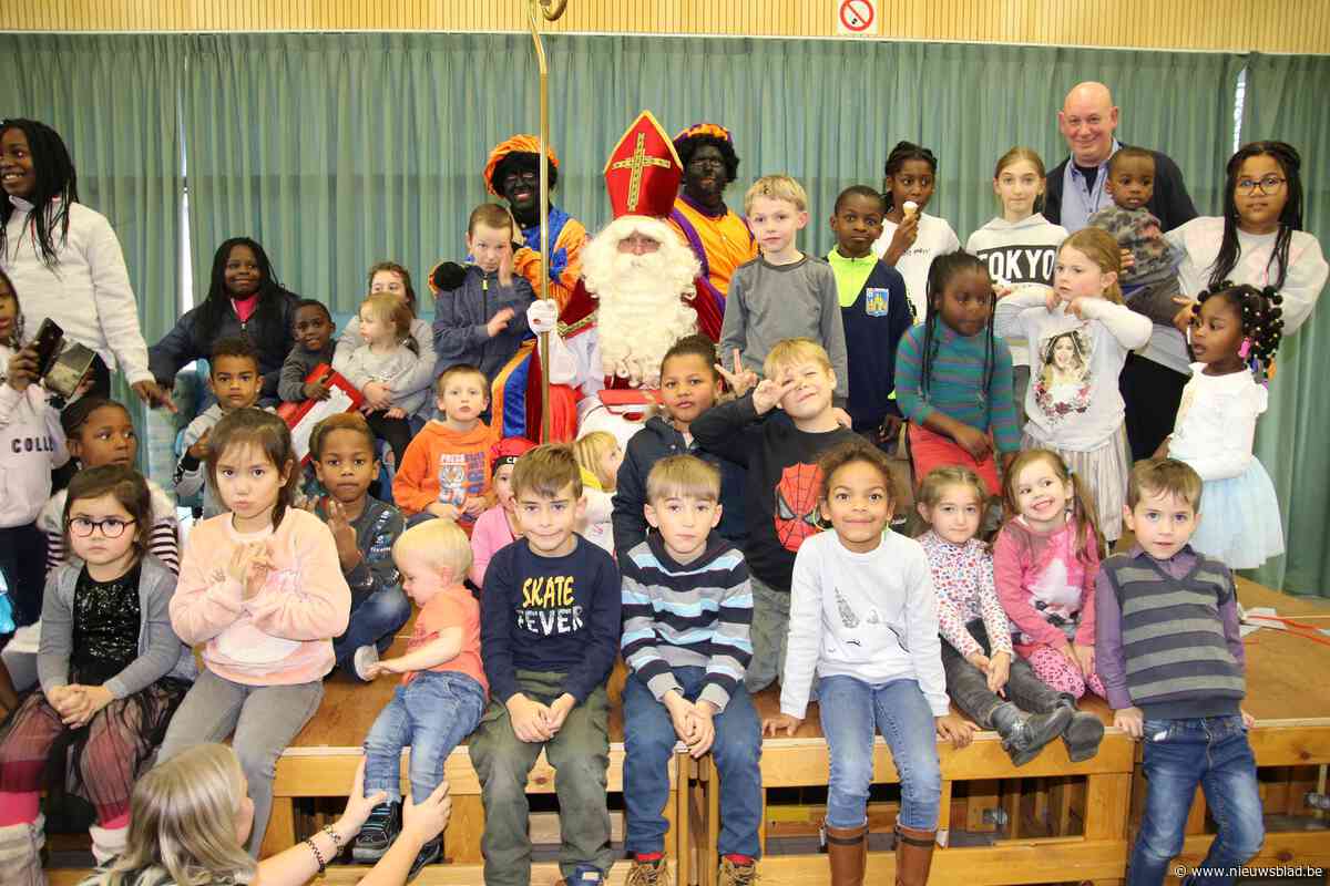 Wielervrienden helpen kansarme kinderen aan Sinterklaascadeaus