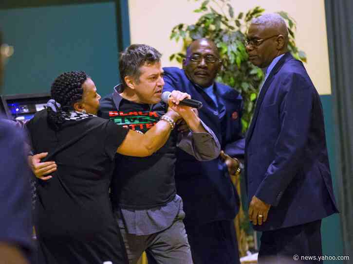 Buttigieg backs black leaders after Indiana event disrupted