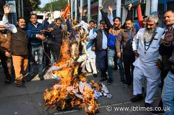 Indian Police kill rape-murder suspects, sparking celebrations