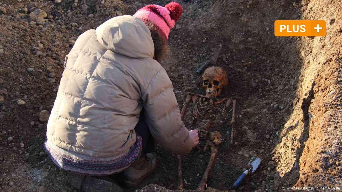 Bauarbeiter entdecken unbekannten Toten mit Schild und Schwert